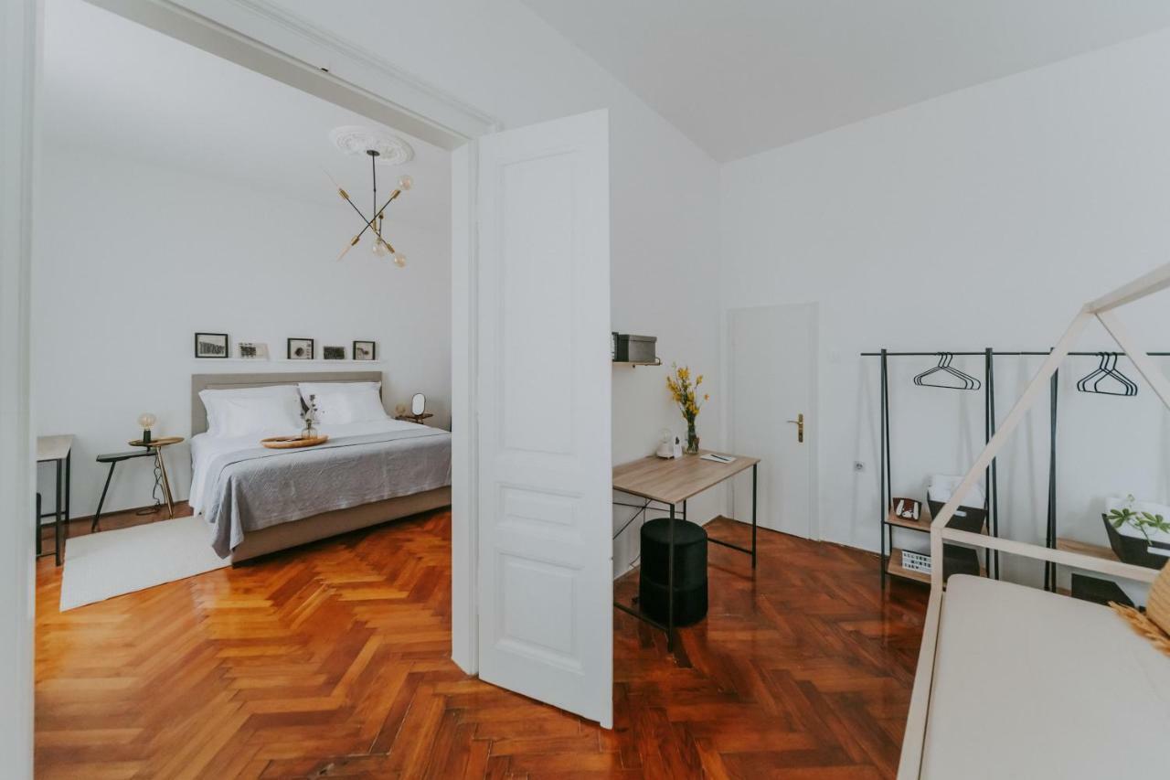 Alloro Boutique Apartment プーラ エクステリア 写真