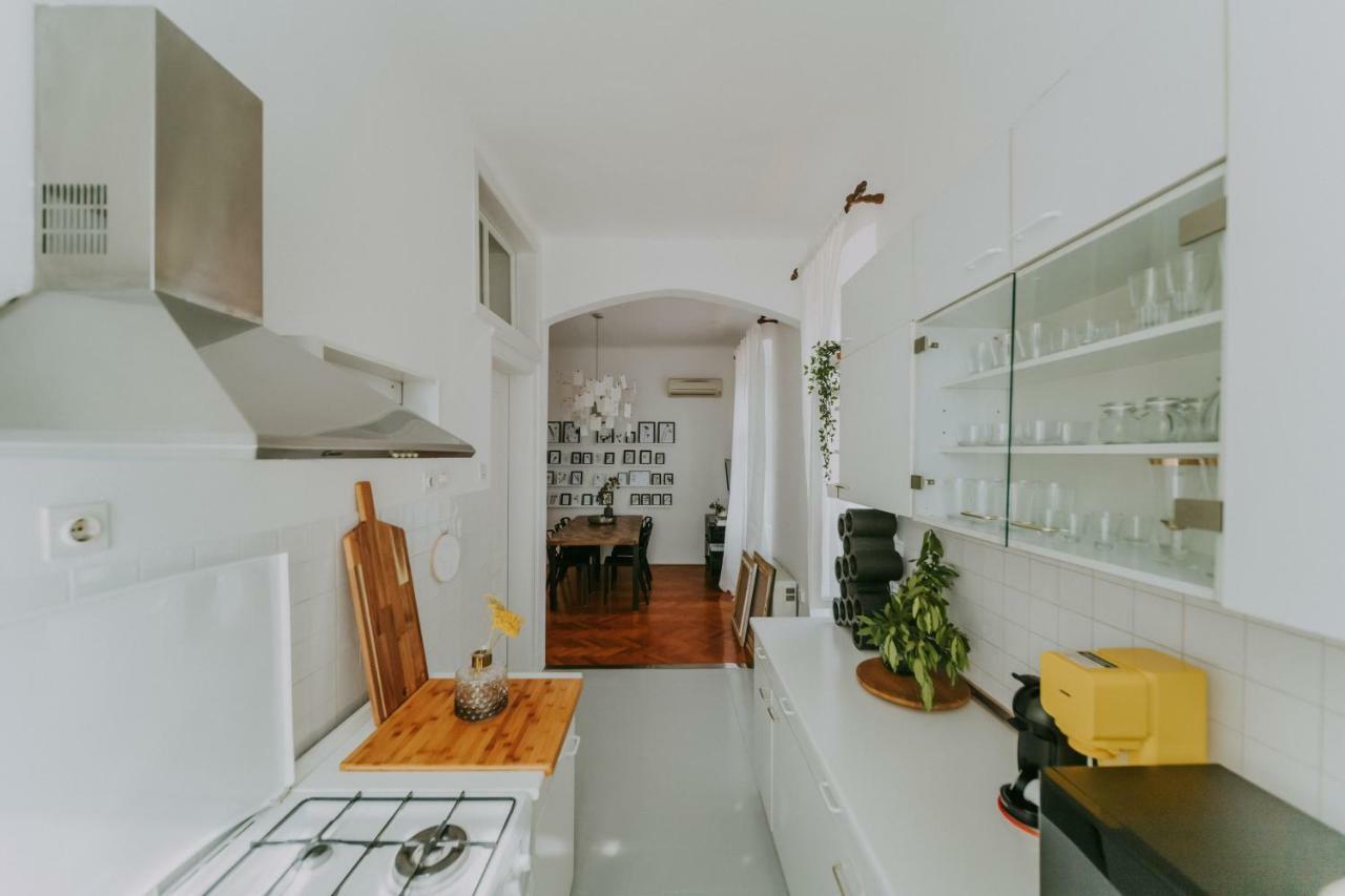 Alloro Boutique Apartment プーラ エクステリア 写真